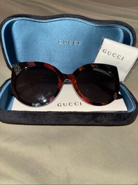 Gucci Round Black Sunglasses with Dark Lenses and Multi colored frames